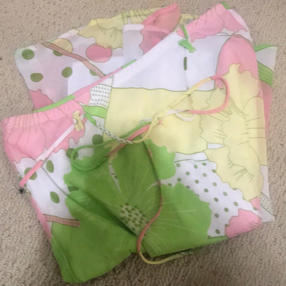 Cute flowe skirt super light weight size s!!!!